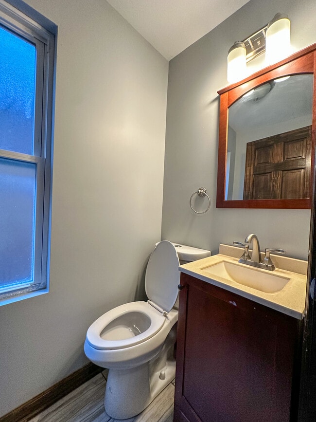 Building Photo - 6058 S Richmond St