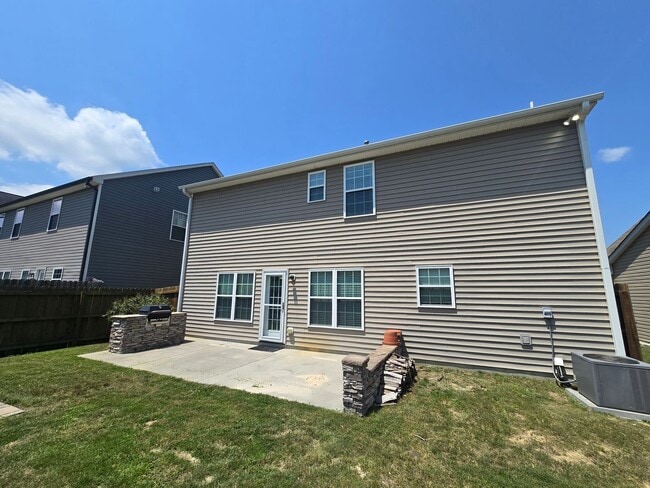 Building Photo - Charming 3BR + Bonus, 3BA Single-Family Ho...