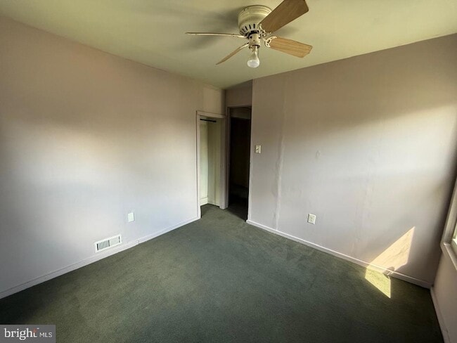 Building Photo - 16 Delsea Dr N