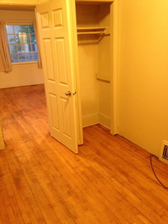 Building Photo - 4 Bedroom Student Rental Near UW-Eau Claire