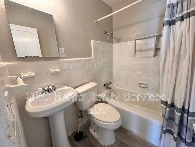 Building Photo - 312 Bolton Pl