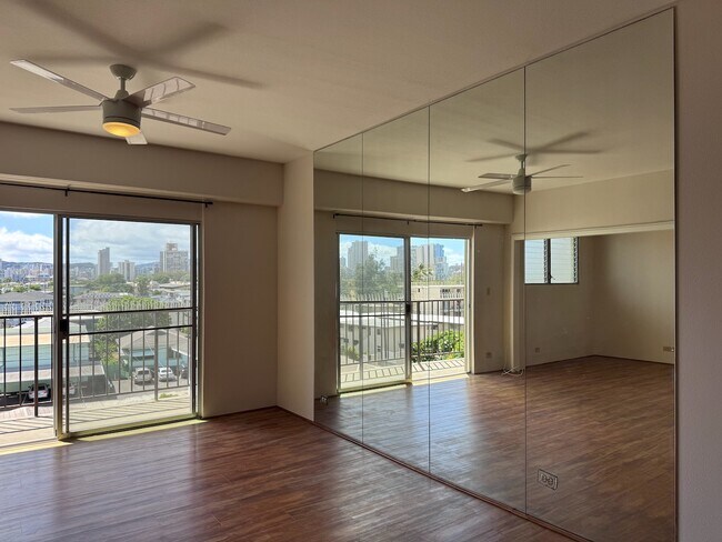 Building Photo - ?? For Rent – Spacious 2-Bedroom + Den, 2-...