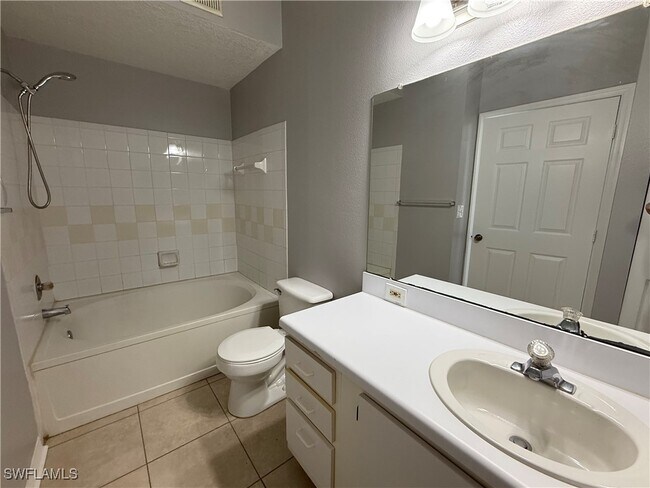 Building Photo - 11490 Villa Grand