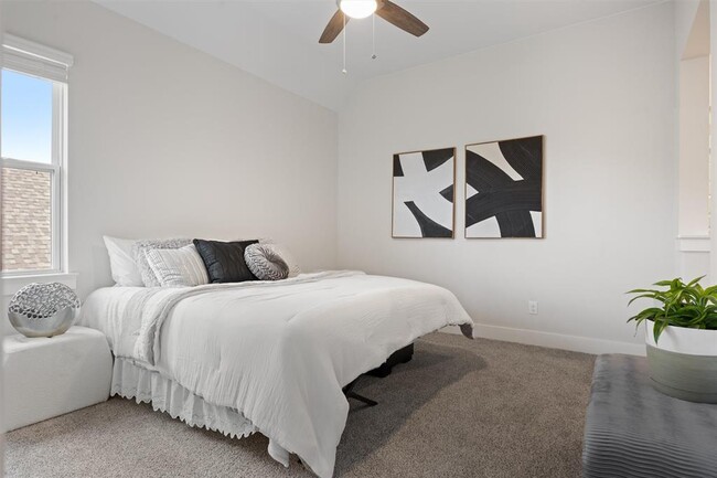 Building Photo - 2233 Bellisa Vis Dr