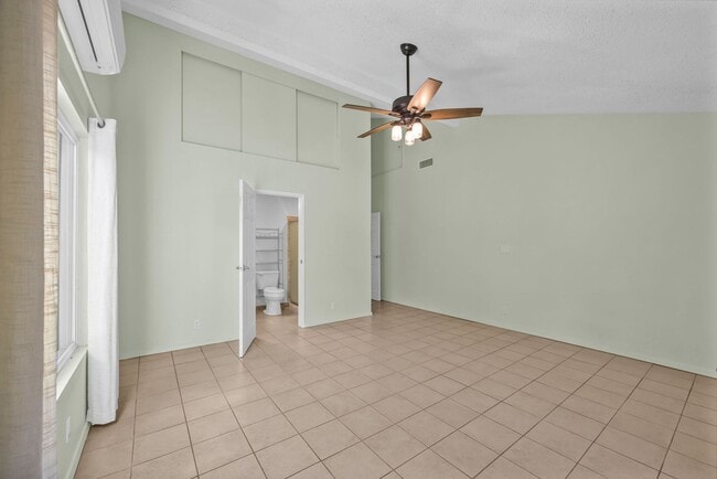 Building Photo - 305 Uala Pl