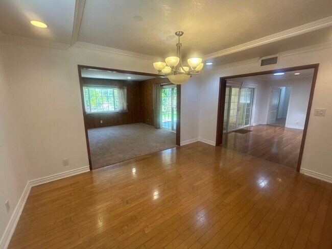Building Photo - 429 Paulette Pl