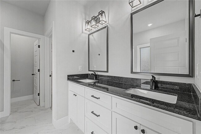 Building Photo - 2 Creetown Ln