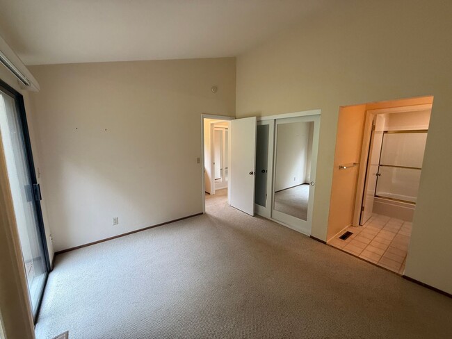 Building Photo - LARGE TWO BEDROOM TWO AND HALF BATH, QUAIL...