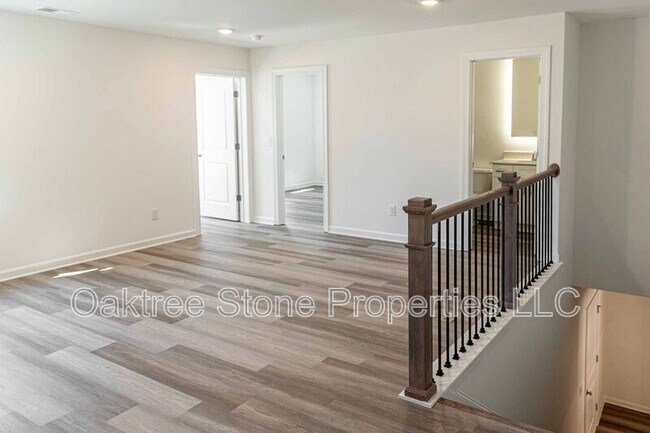 Building Photo - 3378 Skyland Dr