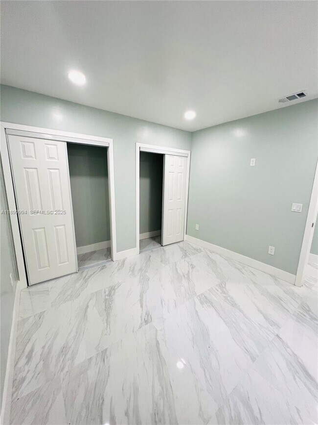 Building Photo - 10370 SW 174th Terrace