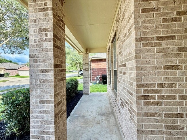 Building Photo - 25111 Hazel Ranch Dr