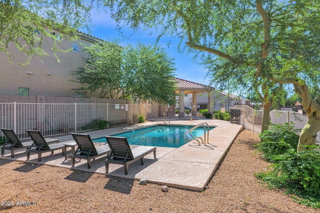 Building Photo - 1750 W Union Hills Dr