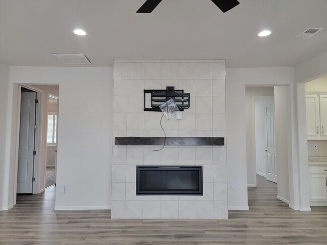 Building Photo - 26891 E Byers Ave