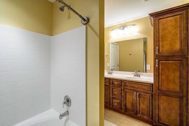 Building Photo - Beautiful 3-Bed Home In Mount Washington
