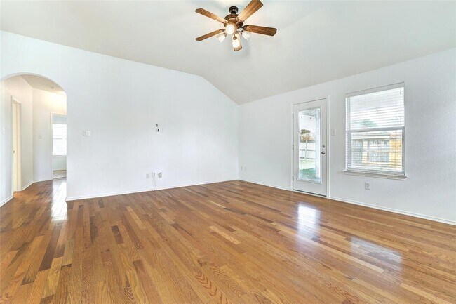 Building Photo - 1517 Rainbow Parke Dr