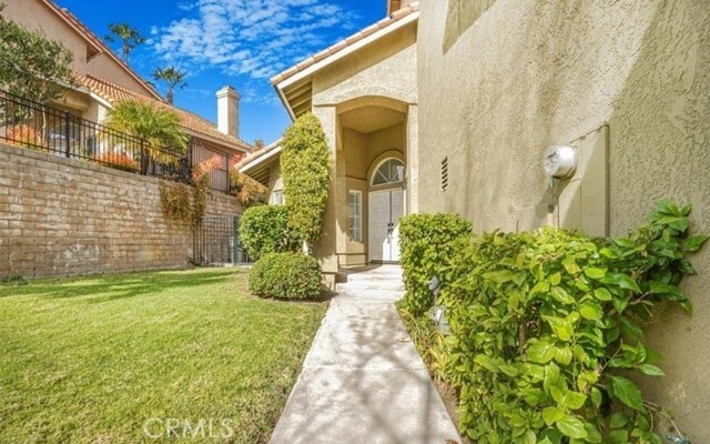 Building Photo - 6011 E Queens Dr