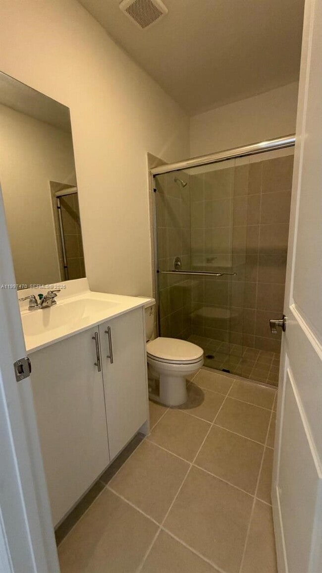 Building Photo - 1077 SE 2nd St