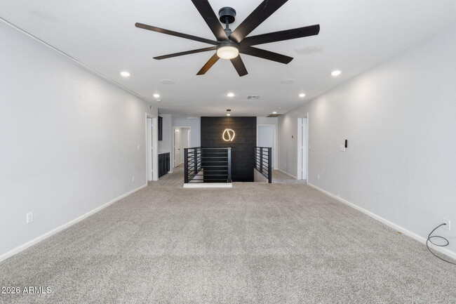 Building Photo - 11402 W Alvarado Rd