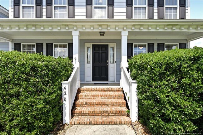 Building Photo - 420 Thorncliff Dr