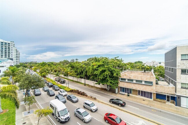 Building Photo - 3900 Biscayne Blvd