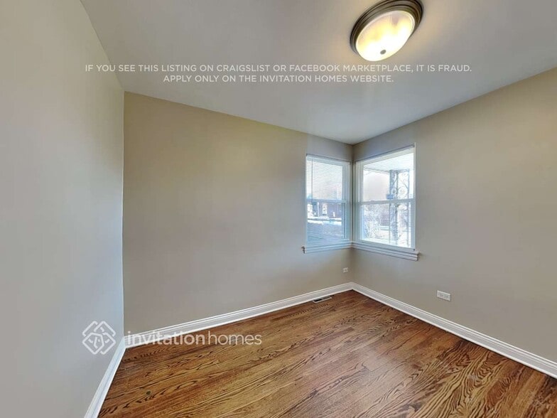 Building Photo - 2652 Maple St