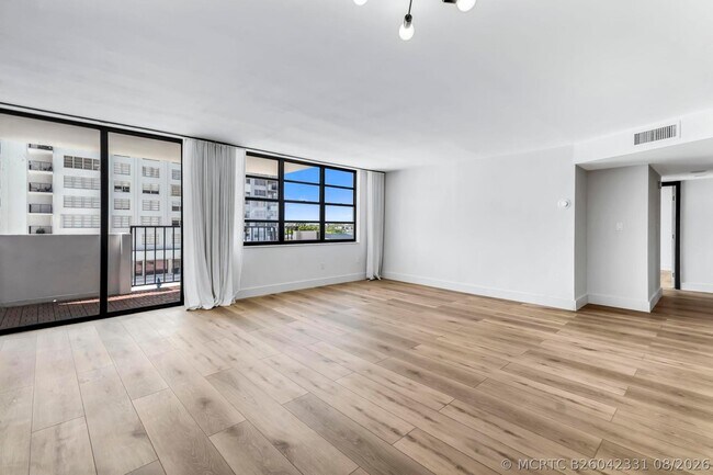 Building Photo - 2780 NE 183rd St