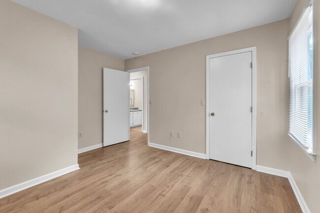 Building Photo - 297 Irby Rd