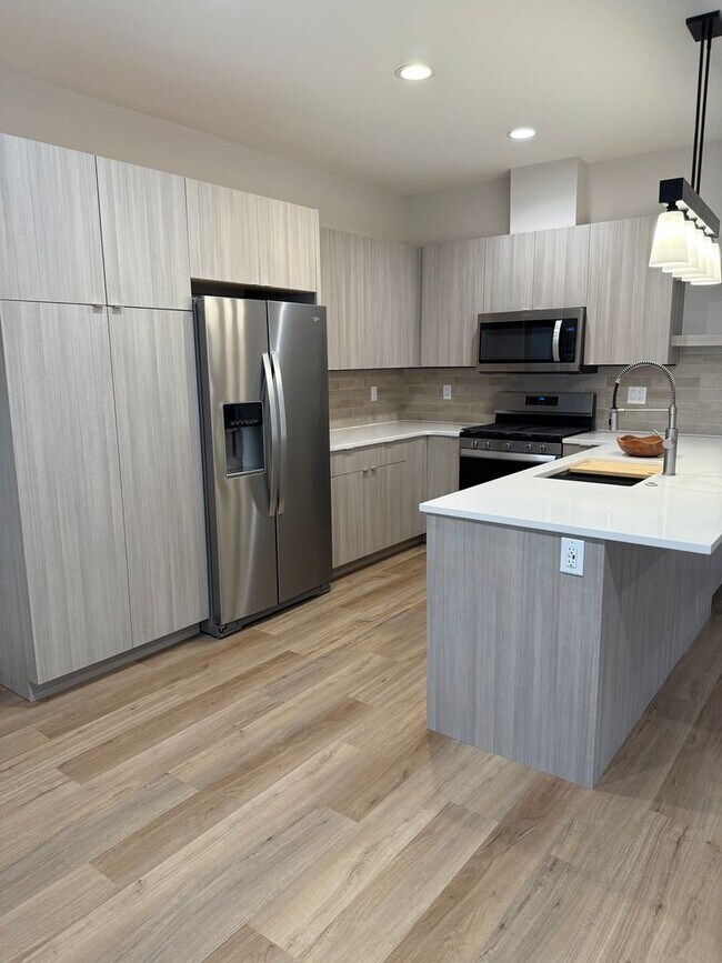 Building Photo - Beautiful 3 Bedroom 2.5 Bath in Autumn Grove
