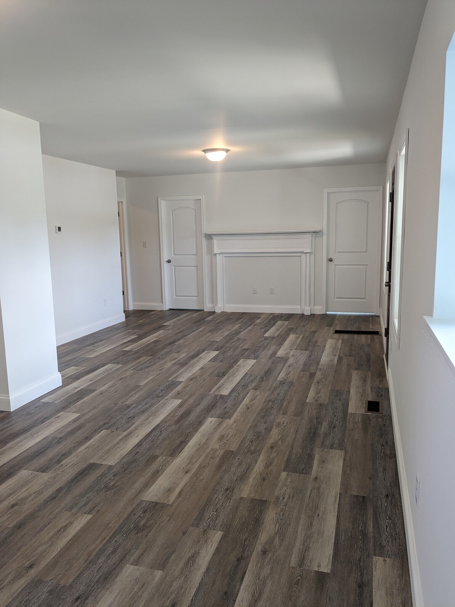 Building Photo - 329 York Rd