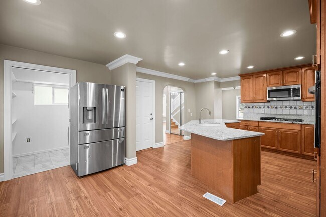 Building Photo - Beautiful Audubon 5 Bedroom Home! - Available now!