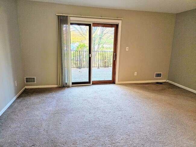 Building Photo - 913 Merritt Dr