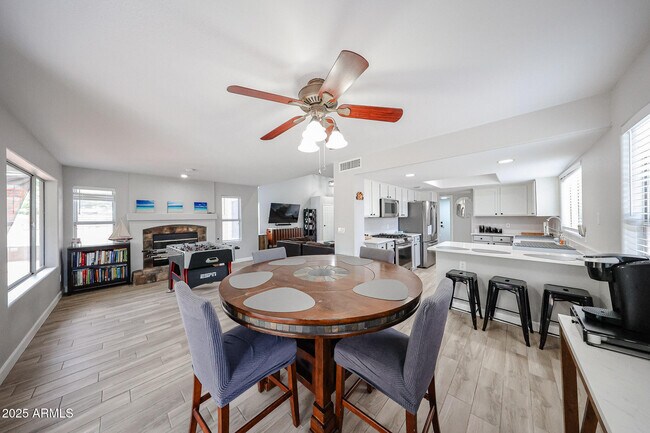 Building Photo - 3902 E Rosemonte Dr
