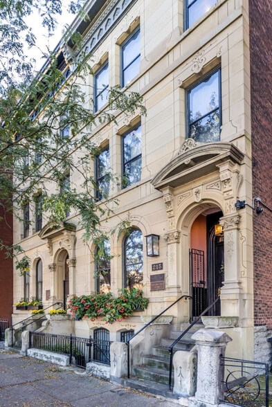 Building Photo - 215 W 9th St