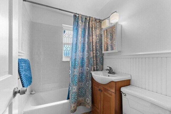 Building Photo - 70 Carroll Ave