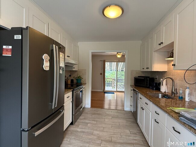 Building Photo - 4 Castle Meadow Dr