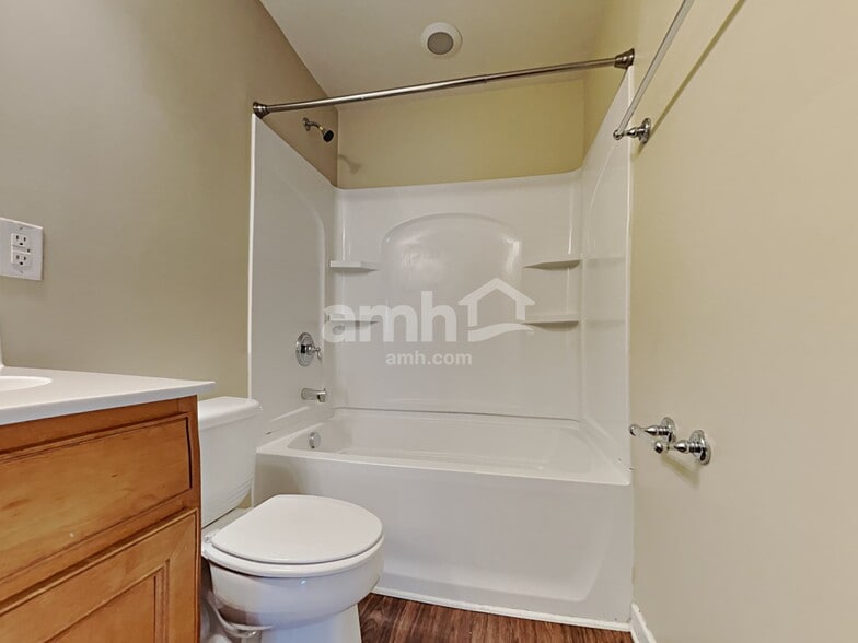 Building Photo - 10811 River Oaks Dr NW
