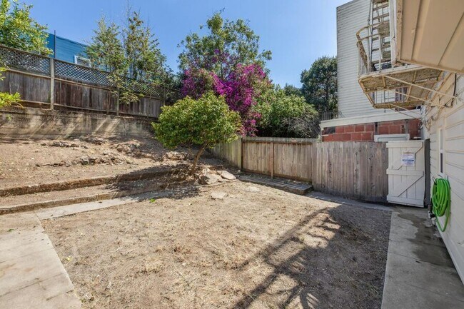 Building Photo - 78 Parker Ave