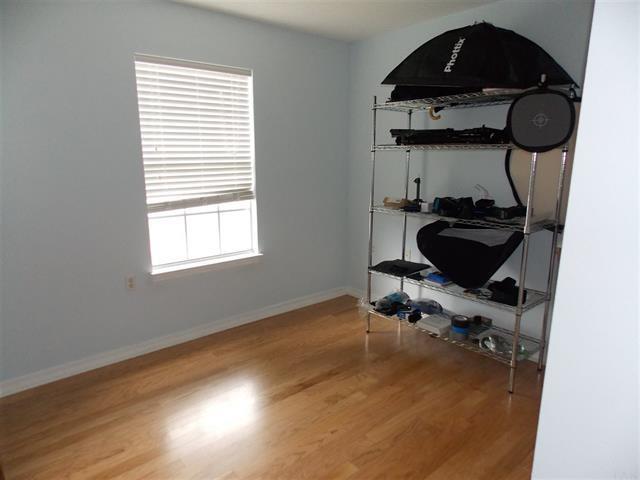 Building Photo - 9130 Arand Dr