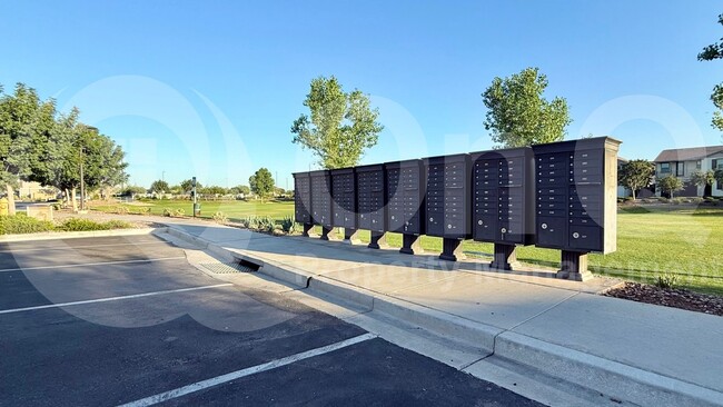 Building Photo - 1068 E Sabino Dr