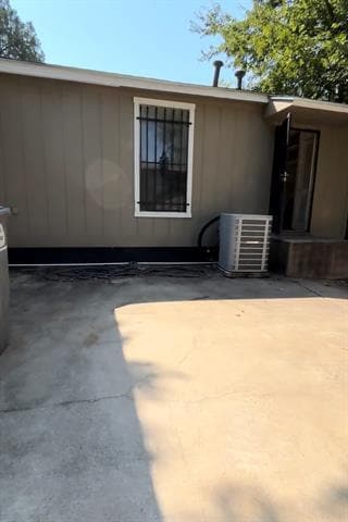 Building Photo - 3432 Kellogg Ave