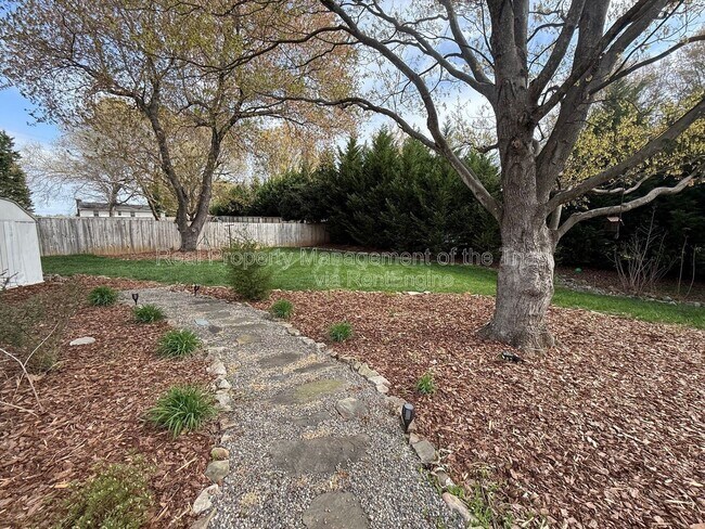 Building Photo - 916 Spring Hill Ct