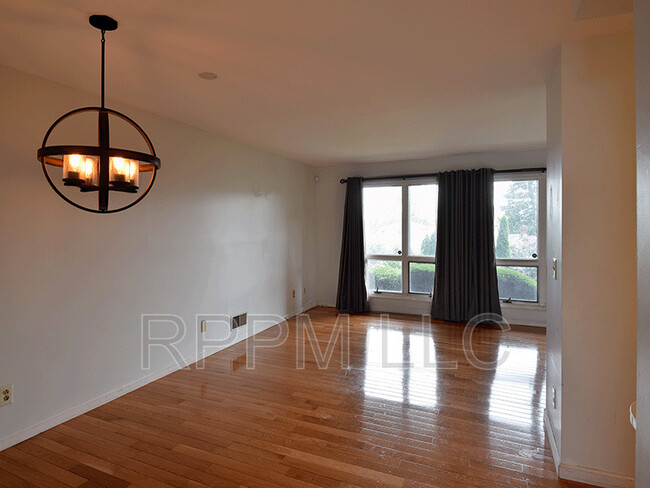 Primary Photo - 204 Passaic Ave