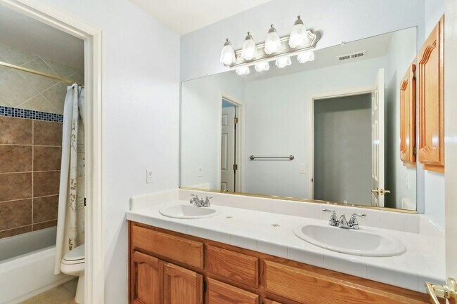 Building Photo - 2932 Prado Ln