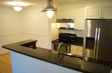 Building Photo - 1005 Kingswood Dr