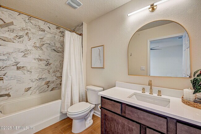 Building Photo - 135 Coastline Wy