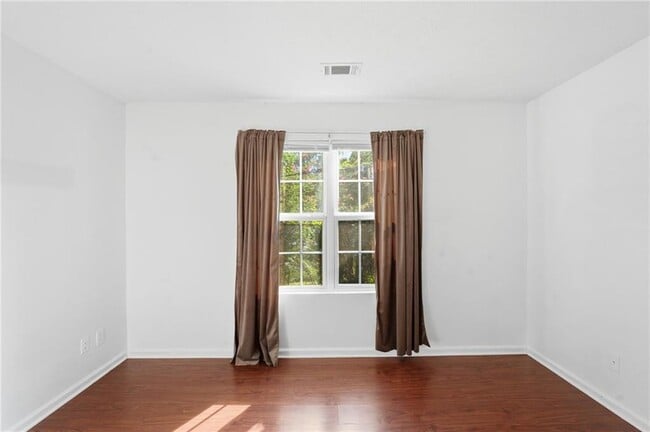 Building Photo - 575 Chandon Way