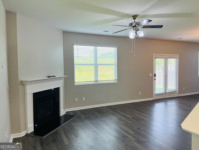 Building Photo - 19 White Spruce Wy