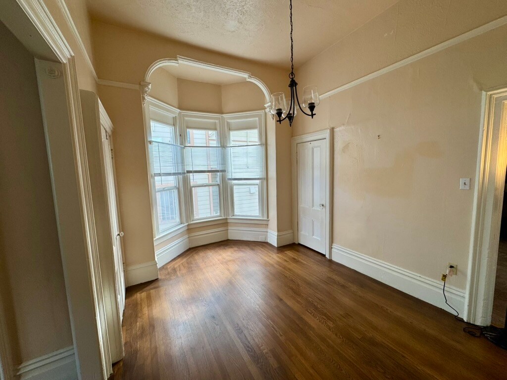 Dining Room - 1231 E 19th St
