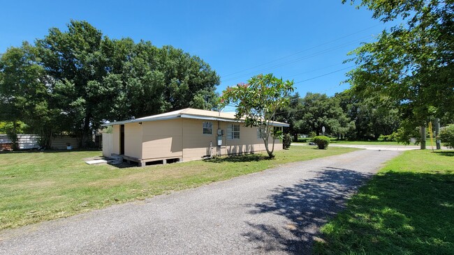 Building Photo - Nice 2bed/ 1 bath in Sarasota ~ Tallevast ...