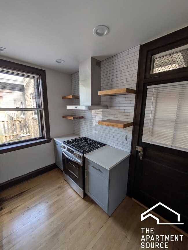 Building Photo - 6409 N Talman Ave